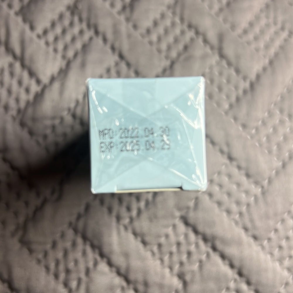Glow on 5th BEAUTY - BYE, BYE PUFFY EYES
COOLING EYE BALM​​ - Picture 5 of 5